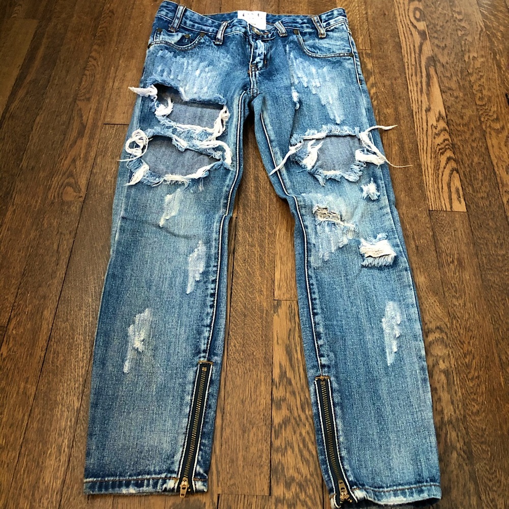 ONE TEASPOON distressed boyfriend jeans
